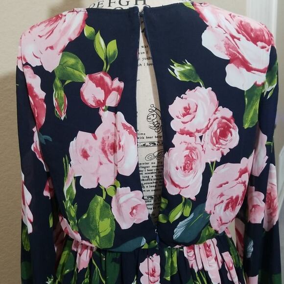 Tobi floral‎ dress size medium - Picture 4 of 7